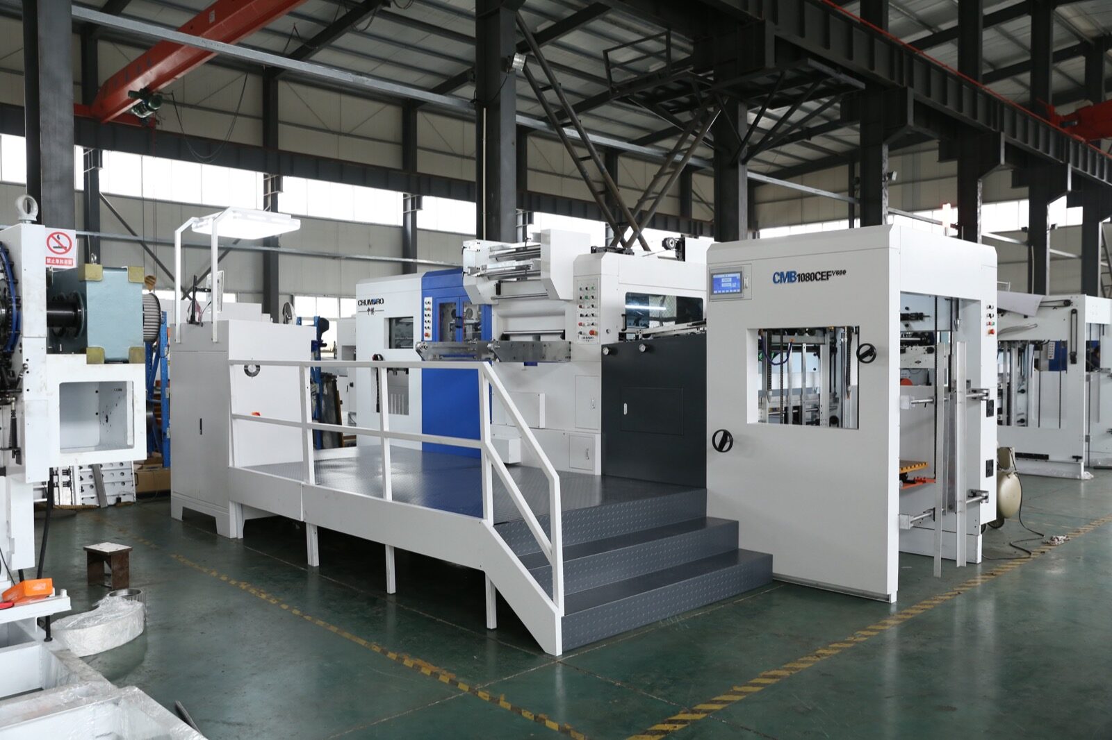Automatic die cutting and foil stamping machine